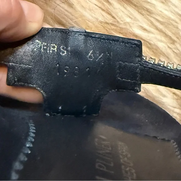 Donald J Pliner rhinestone flip flop - Picture 7 of 7